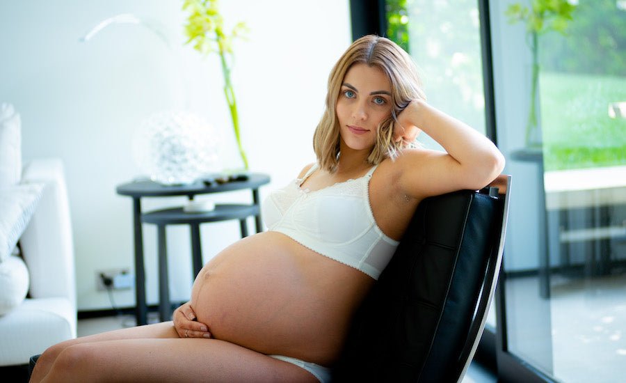 How a photoshoot can increase your confidence and self-love! Meet mama, Courtney-Jade Segmiller. - Hotmilk Lingerie
