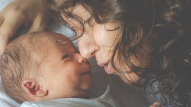 What to expect dursing the first few days of breastfeeding with Arianna from Pachamama - Hotmilk Lingerie
