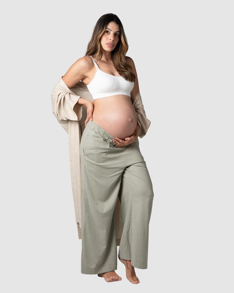 Meet Kami, a mother of 2, proudly showcasing Hotmilk's 'Sage Lounge Pant' paired with the Lounge Robe and My Necessity nursing bra during her 9th month of pregnancy. These pants are the perfect fusion of sumptuous linen, a soft waistband, and a flattering 7/8 length that ensures both style and comfort. Discover the ultimate loungewear for pregnancy and postpartum relaxation with Hotmilk UK's Sage Lounge Pant
